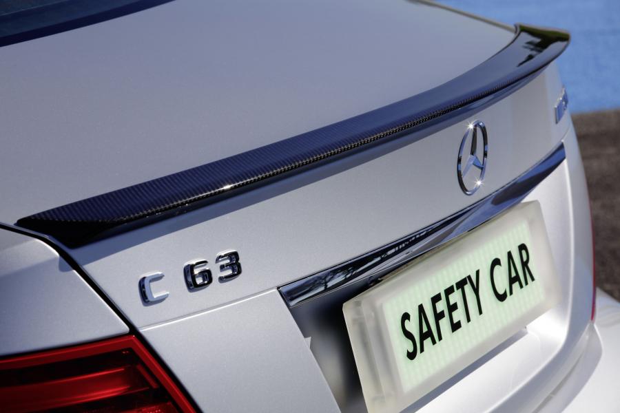 Детали экстерьера Mercedes-Benz C63 AMG DTM Safety Car 2011 года  (фото 3 из 8)